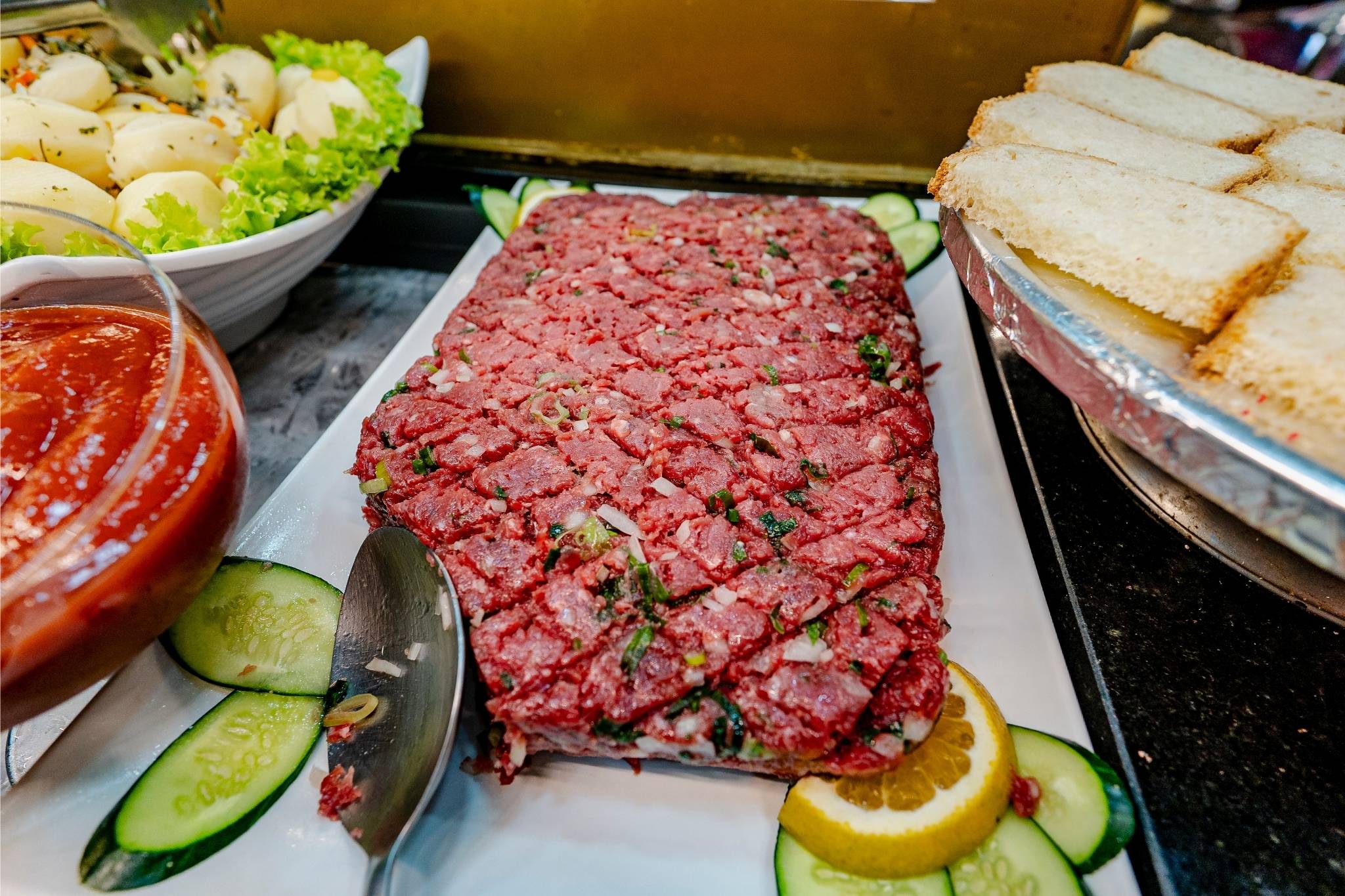 Carne de onça tradicional curitibana no buffet do Boi Dourado